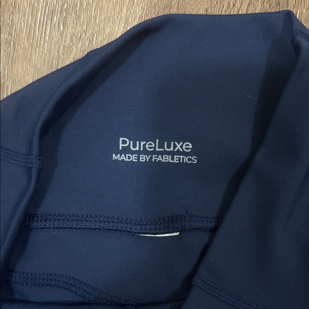 Fabletics Deep Navy Set - Picture 2 of 3